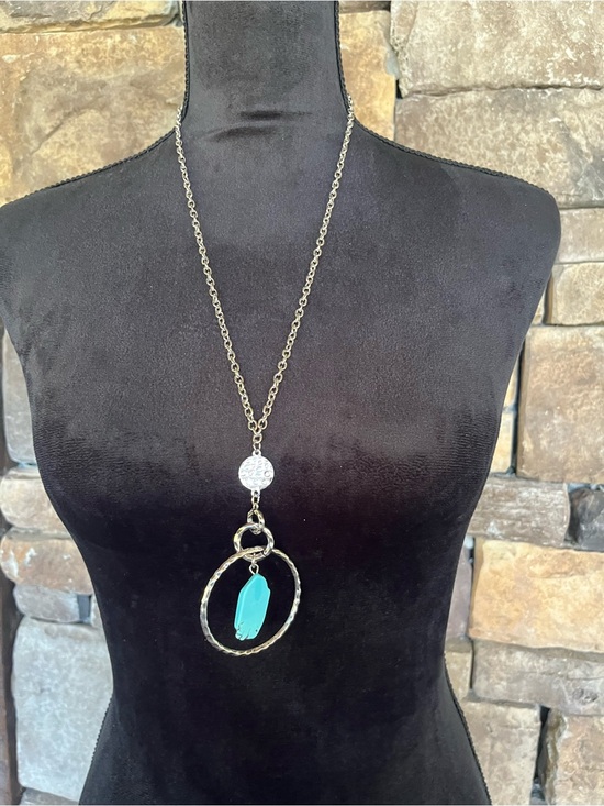 Paparazzi Jewelry - Paparazzi turquoise color necklace earrings stretch ring set NWT